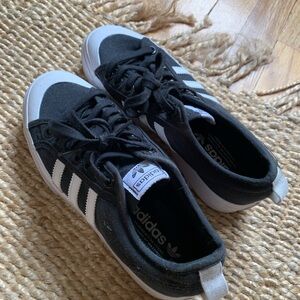 Adidas Nizza Black and White Sneakers | Women’s Size 9.5